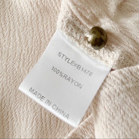 Gorgeous Lace Appliqué Billowy Top - Picture 9 of 12